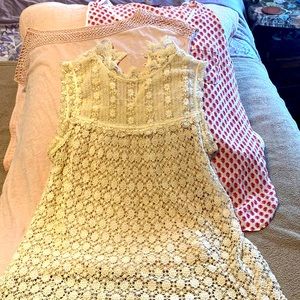 💛💙💗 Top Trio! 💛💙💗 Lili’s Closet (S), LOFT (M) x2. 1 Dusky Pink. 1 Cami 💗.